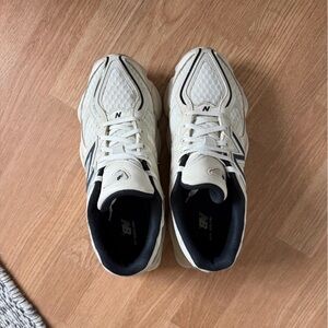 New Balance Men's Turtledove Black Sneakers